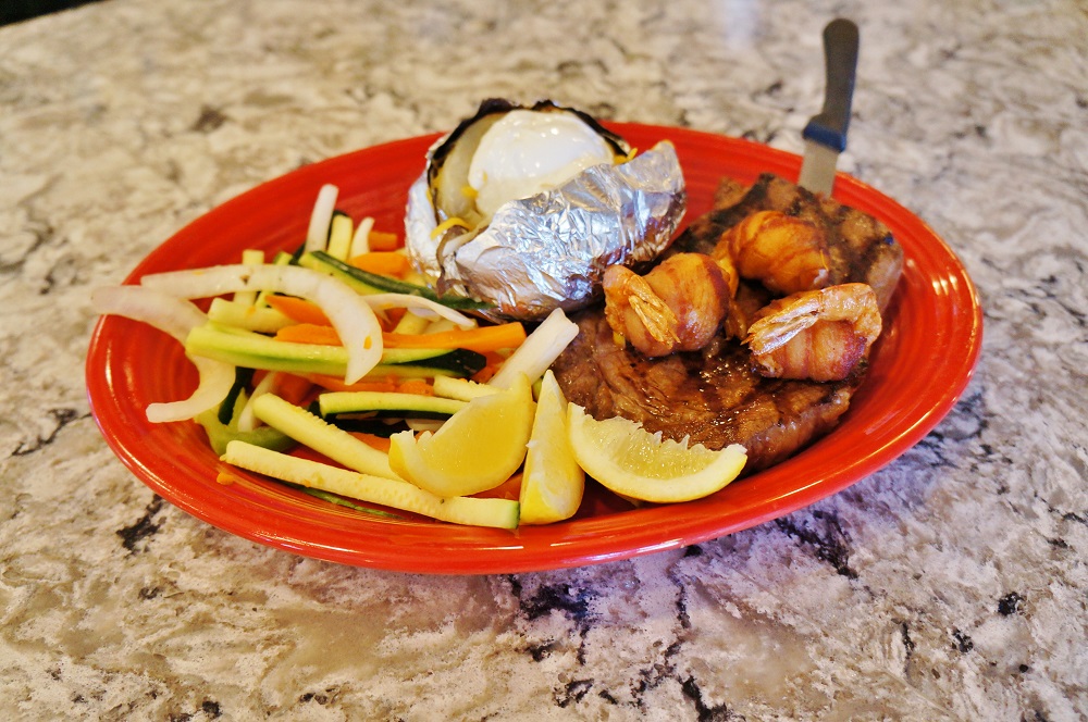Food, drinks and dining room at Albarran's Mexican Bar & Grill